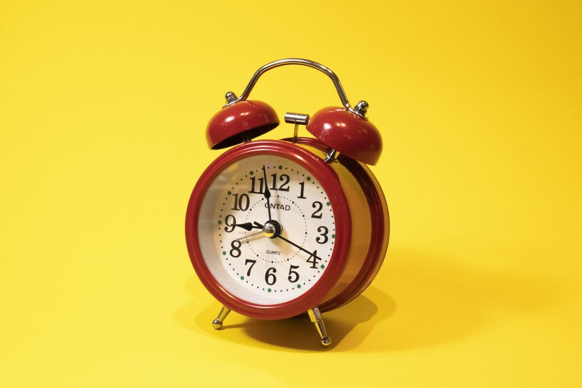 Cómo enseñar las horas a un niño: analógico primero, paso a paso